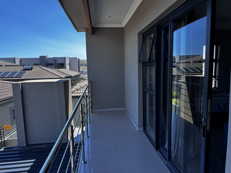 To Let 5 Bedroom Property for Rent in Parklands North Western Cape